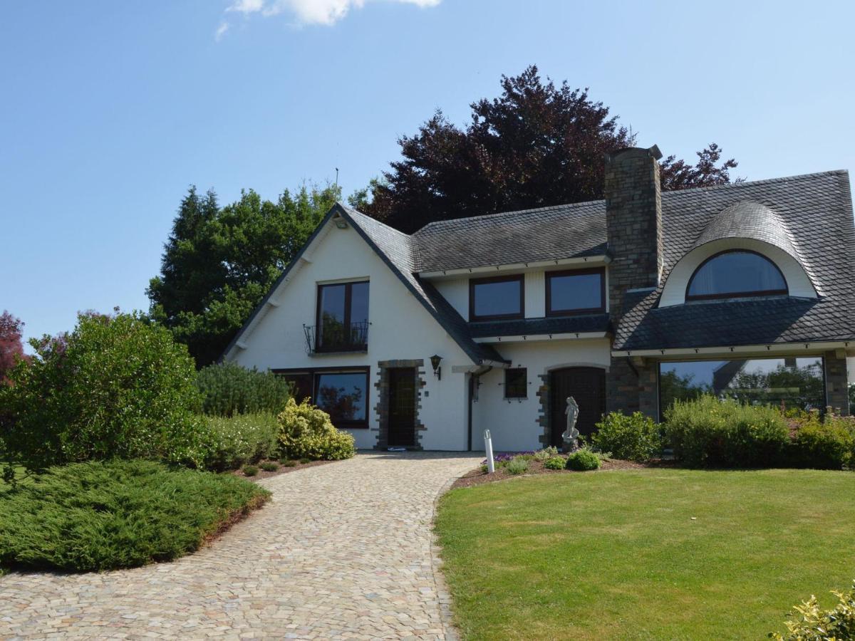 Elegant Villa In Stavelot With Fitness Playroom Esterno foto