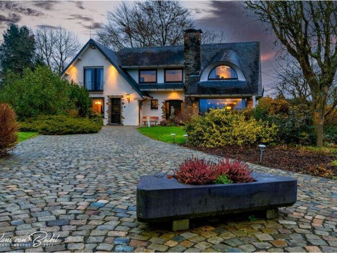 Elegant Villa In Stavelot With Fitness Playroom Esterno foto